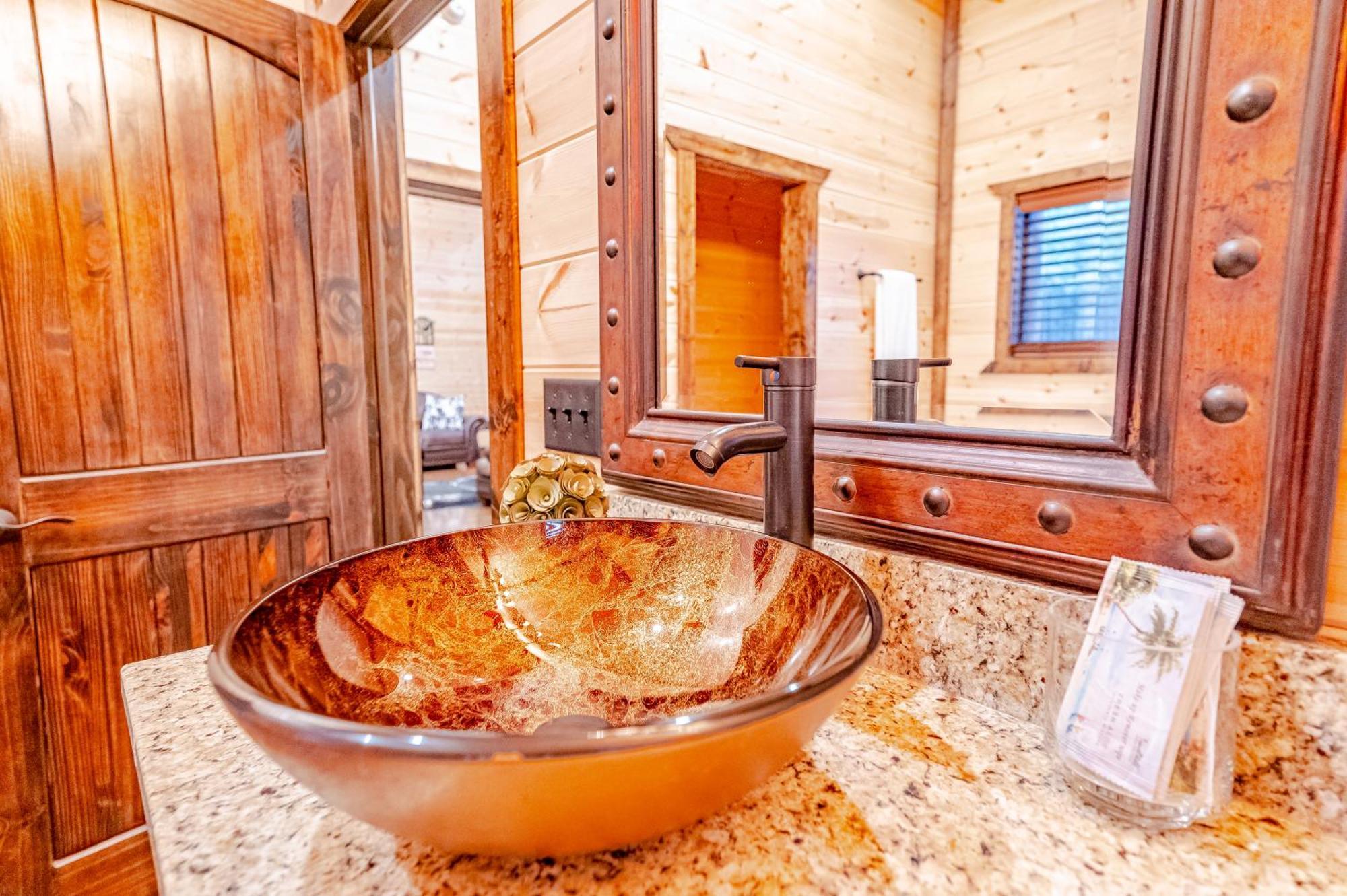 The Luxurious Blue Sky Lodge Is Epic! ブロークン・ボウ エクステリア 写真