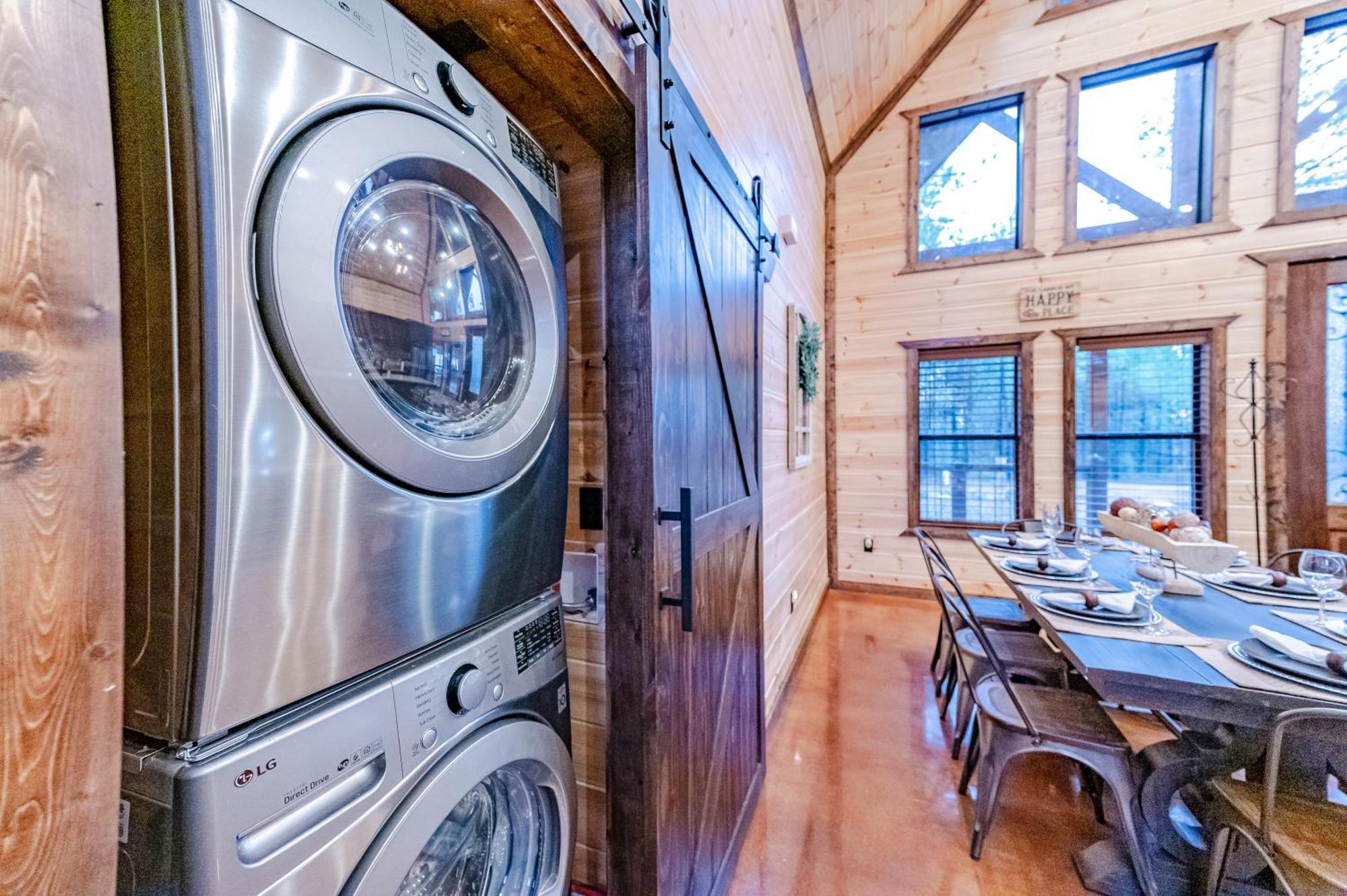 The Luxurious Blue Sky Lodge Is Epic! ブロークン・ボウ エクステリア 写真