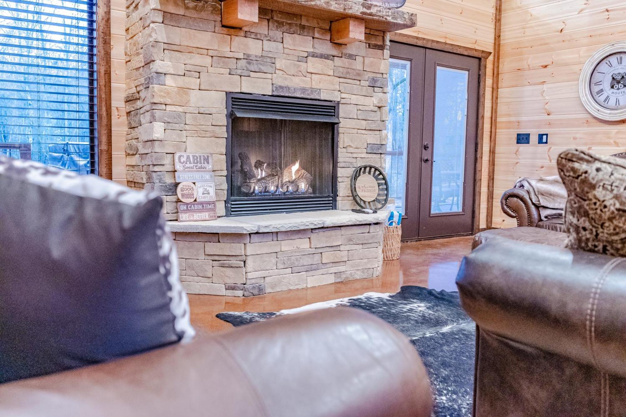 The Luxurious Blue Sky Lodge Is Epic! ブロークン・ボウ エクステリア 写真