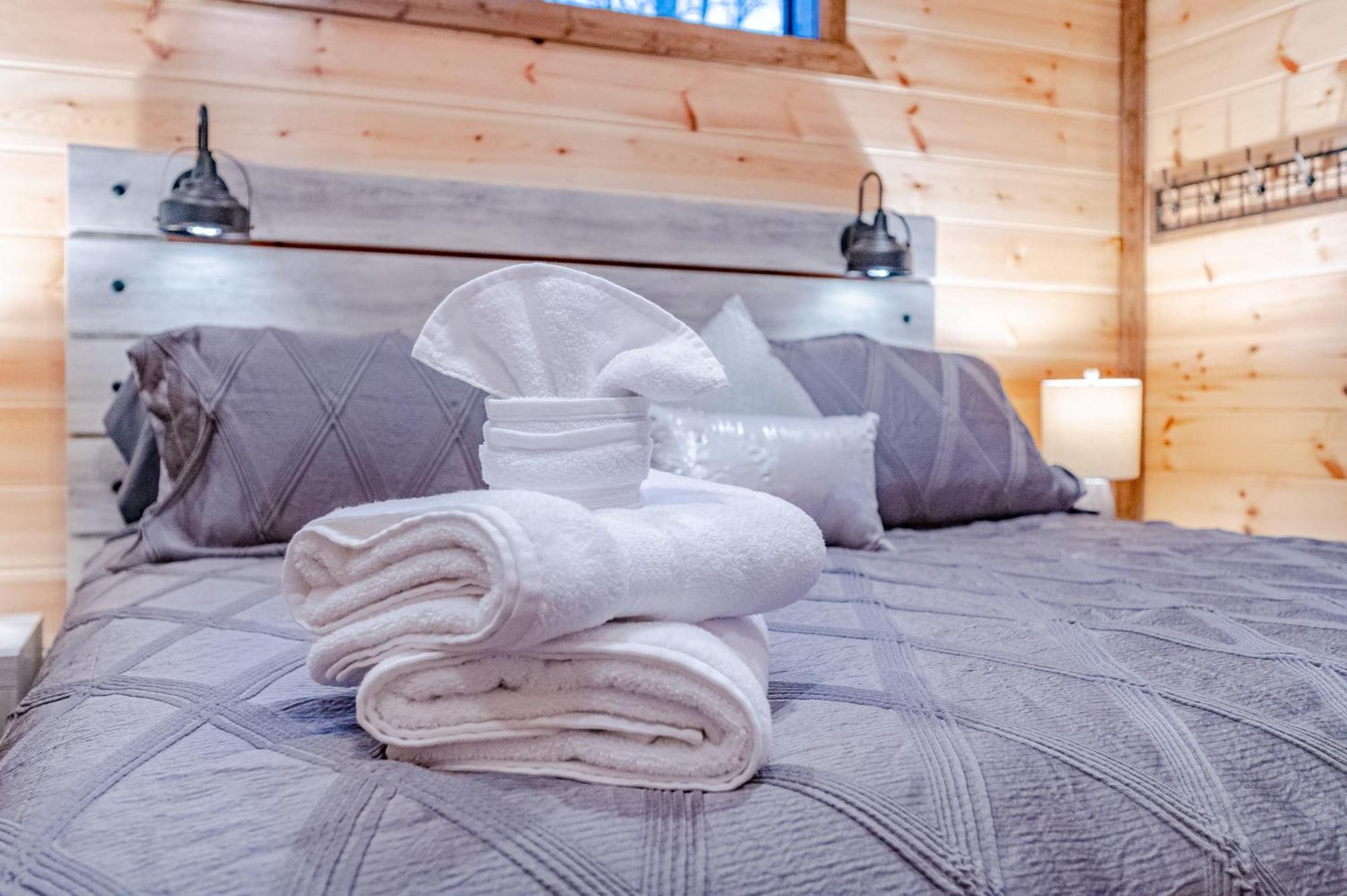 The Luxurious Blue Sky Lodge Is Epic! ブロークン・ボウ エクステリア 写真